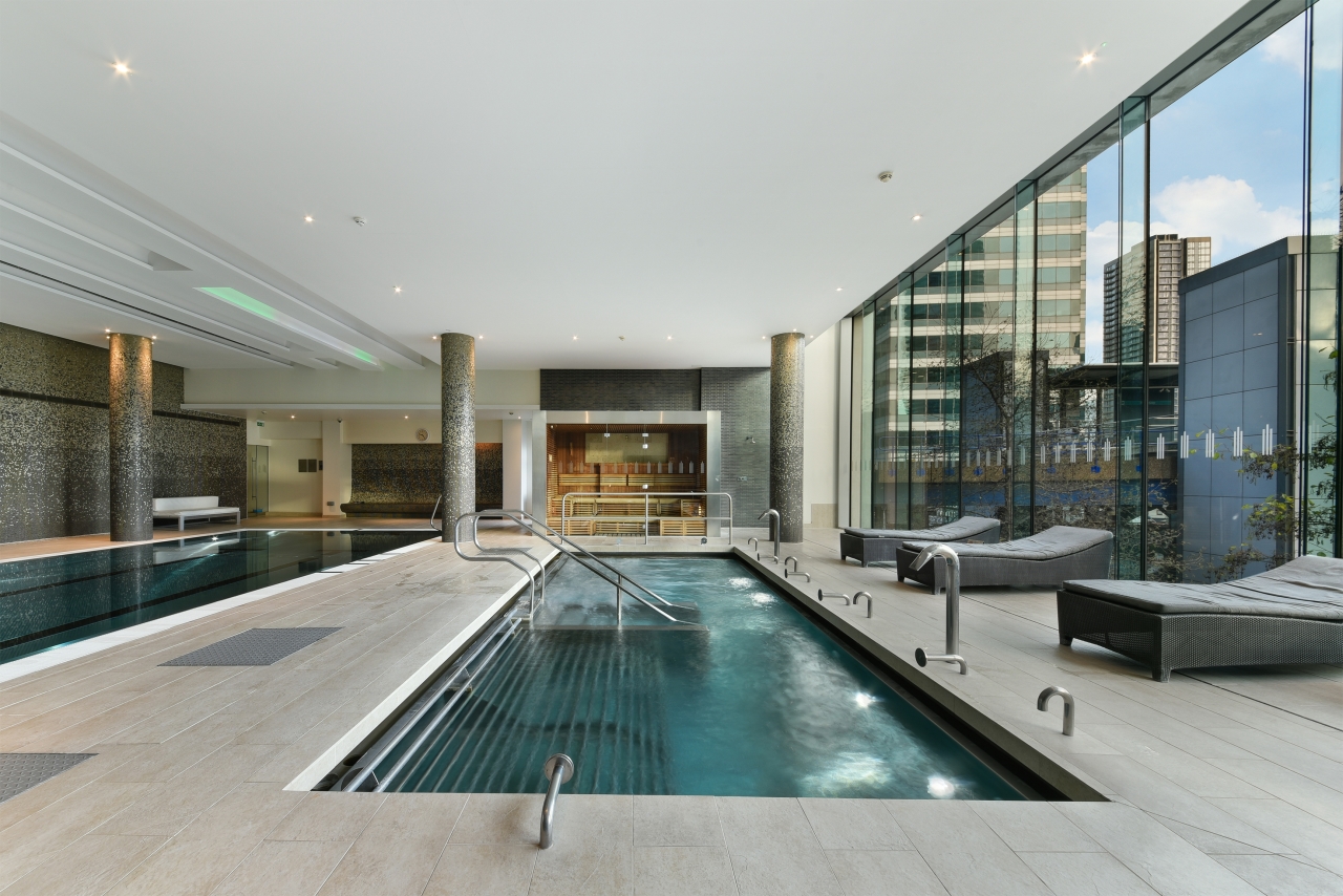 Pan Peninsula Square, Canary Wharf, London, E14