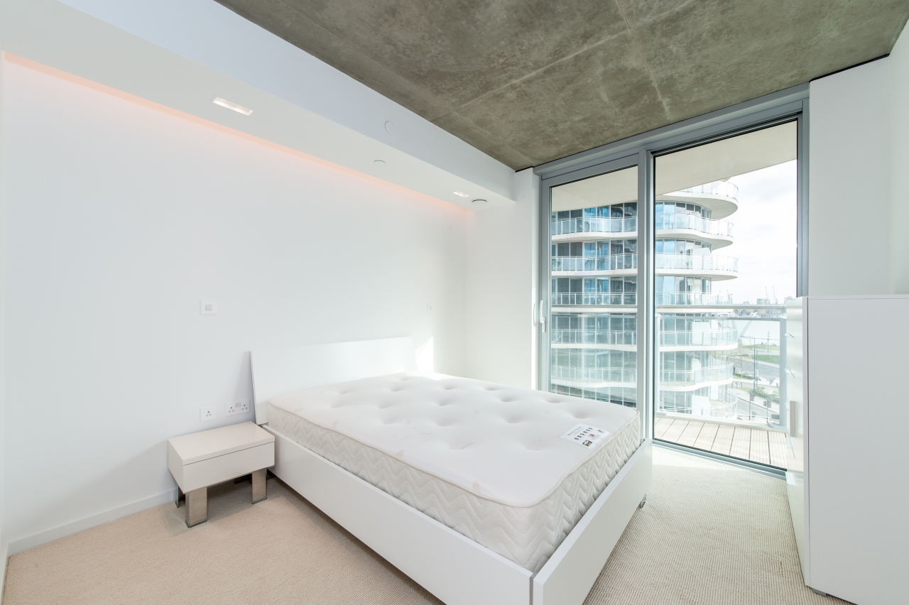 Tidal Basin Road, Royal Victoria Dock, London, E16 - Chase Evans