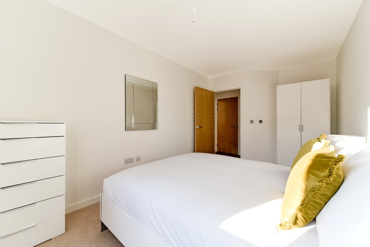 Lismore Boulevard, Colindale, London, NW9 - Chase Evans