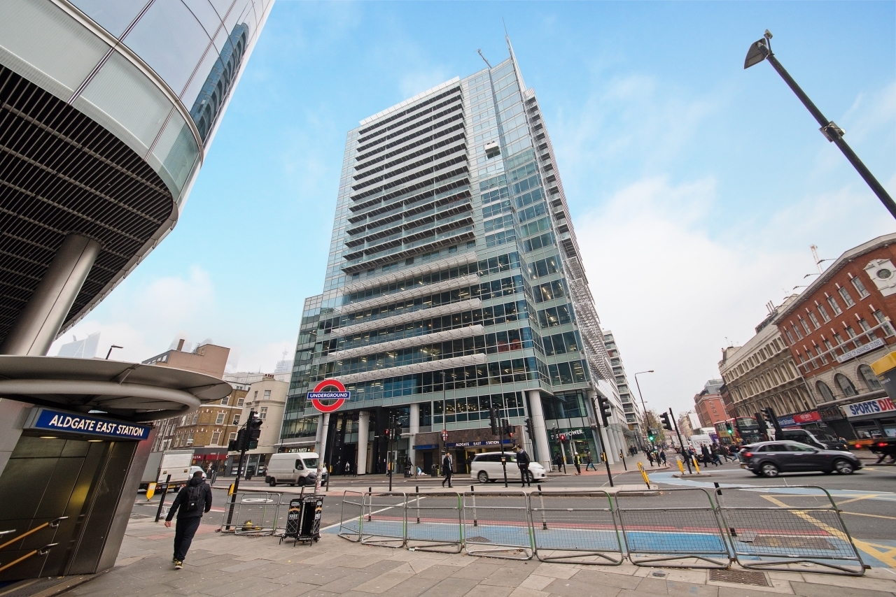 Whitechapel High Street, Aldgate, London, E1 - Chase Evans
