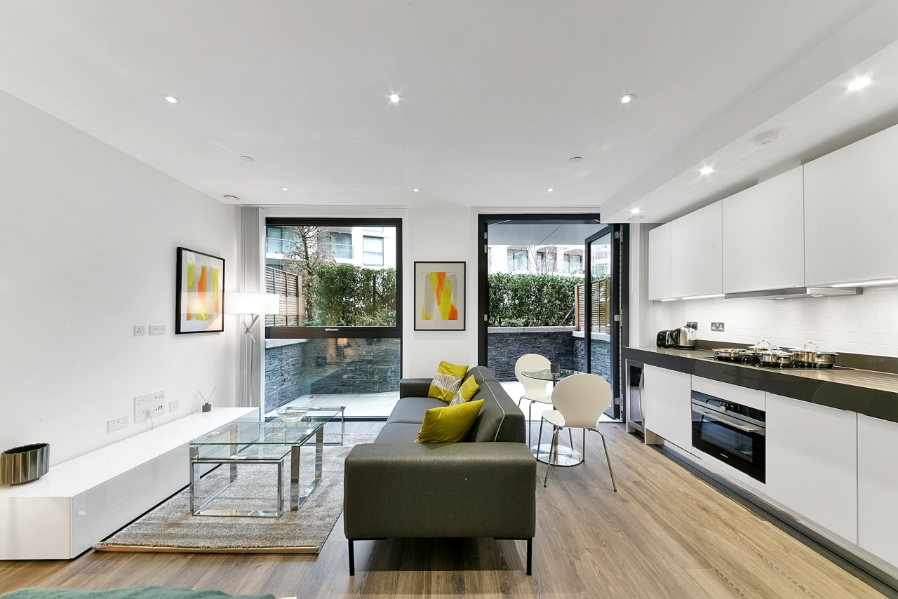 Chaucer Gardens, Goodman's Fields, Aldgate, London, E1 - Chase Evans