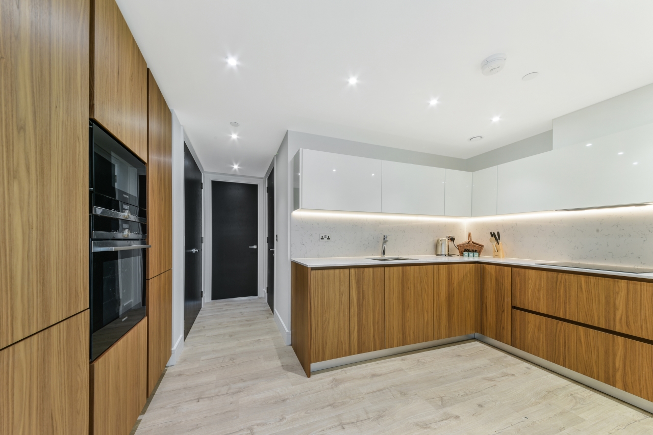 Neroli House, Goodmans Fields, Piazza Walk, Aldgate East, E1