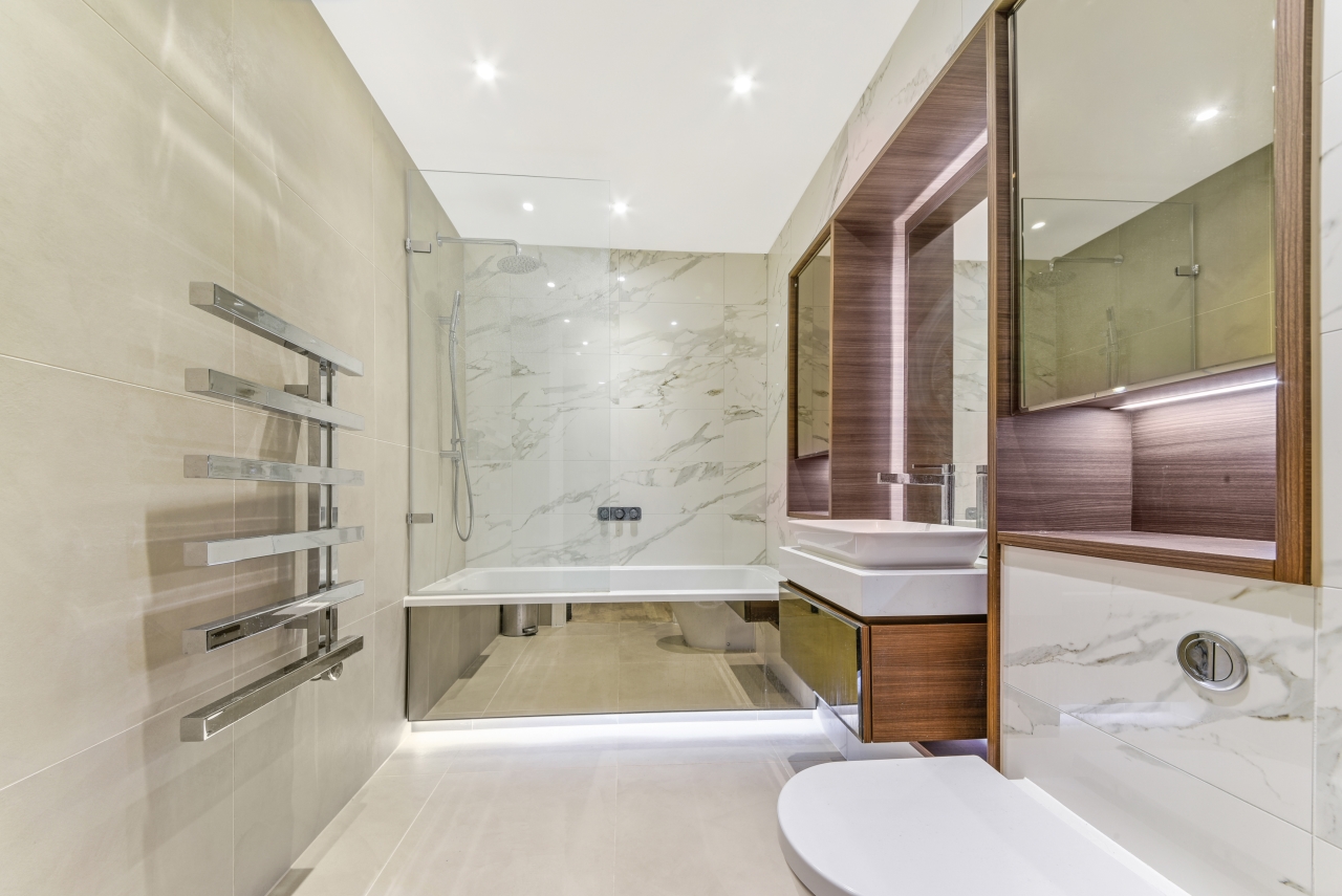 Neroli House, Goodmans Fields, Piazza Walk, Aldgate East, E1