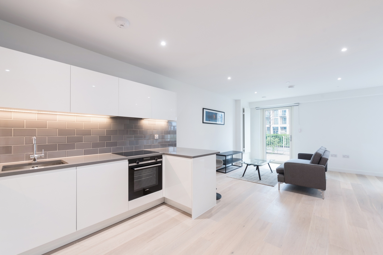 Royal Crest Avenue, Docklands, London, E16 - Chase Evans