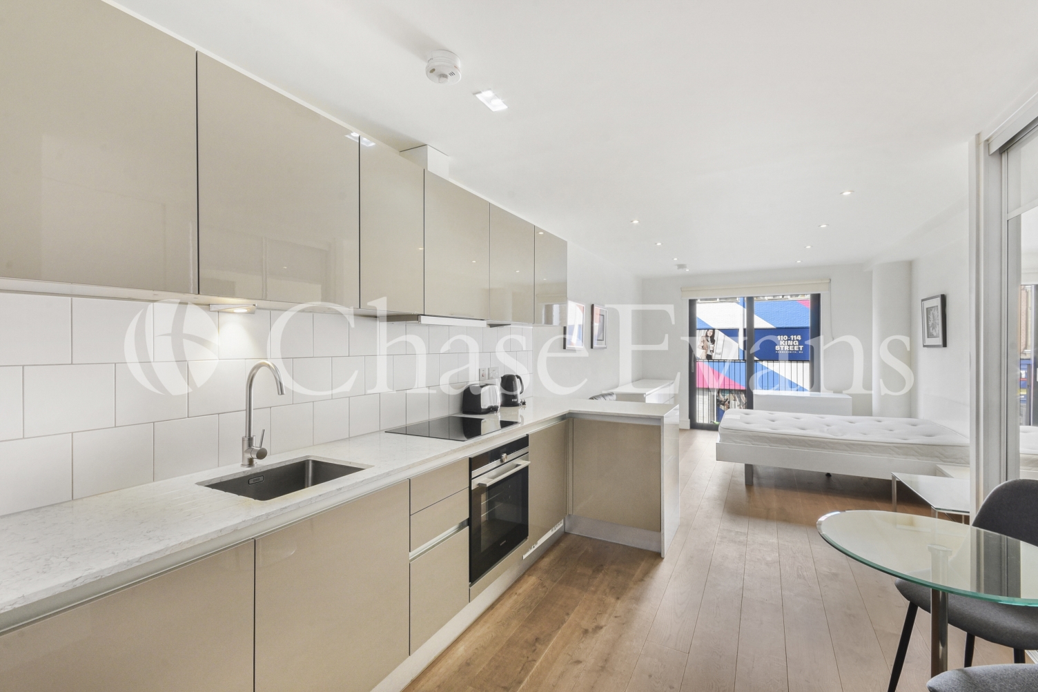 Down Place, The Kingsley, Hammersmith, London, W6 - Chase Evans