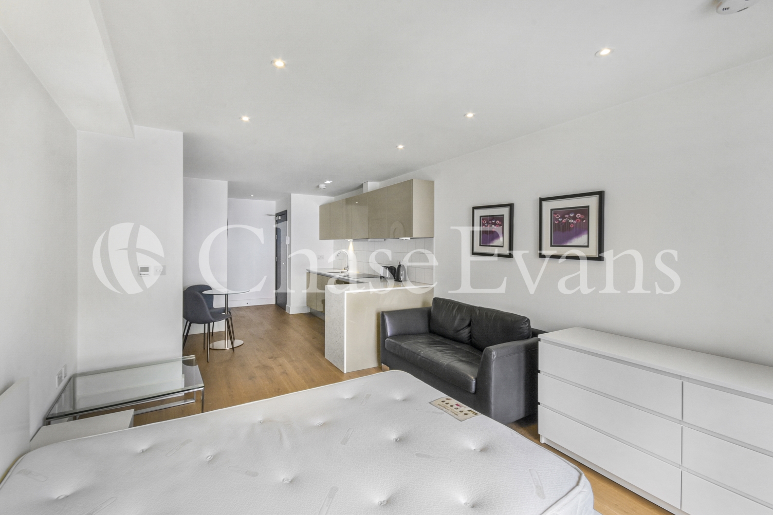 Down Place, The Kingsley, Hammersmith, London, W6 - Chase Evans