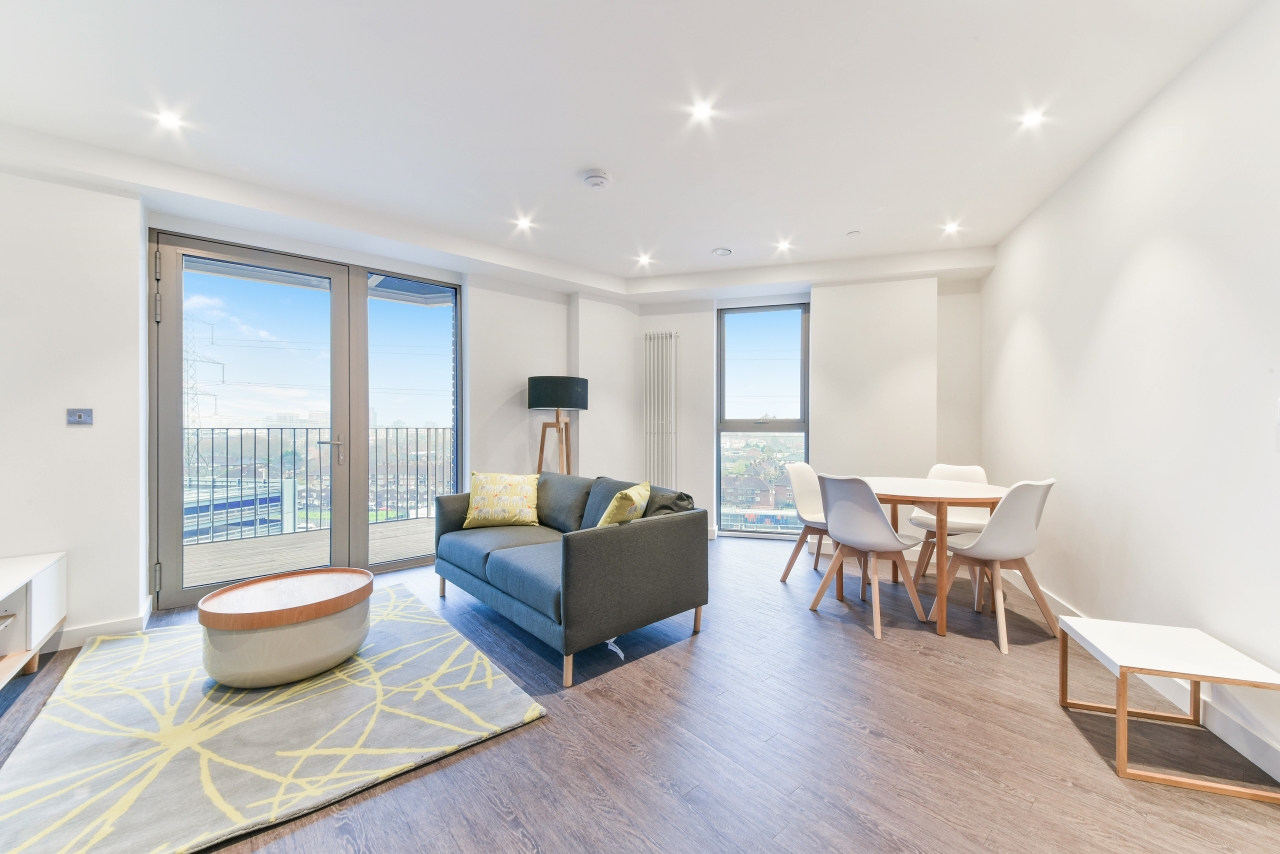 Western Gateway, Royal Docks, London, E16 - Chase Evans