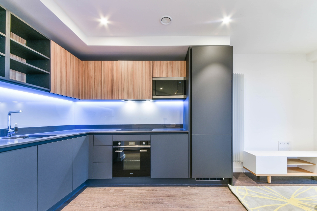 Western Gateway, Royal Docks, London, E16 - Chase Evans