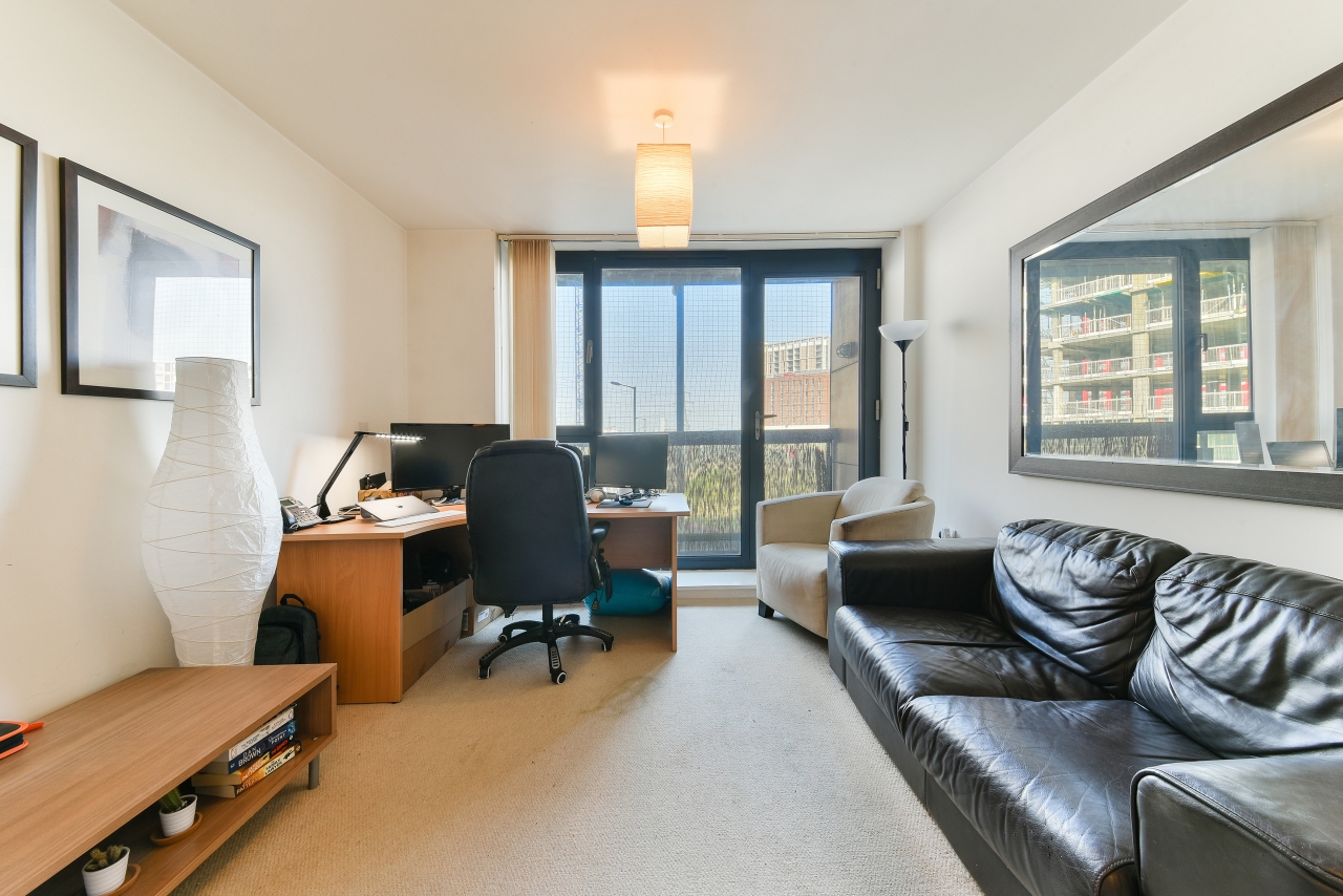 Hallsville Road, Canning Town, London, E16 - Chase Evans