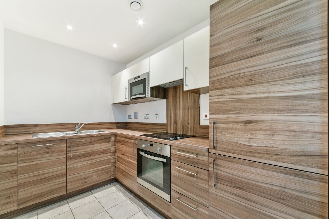 Agnes George Walk, Royal Docks, London, E16 - Chase Evans