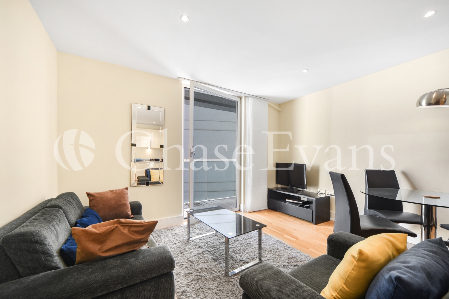 Millharbour, Canary Wharf, London, E14 - Chase Evans
