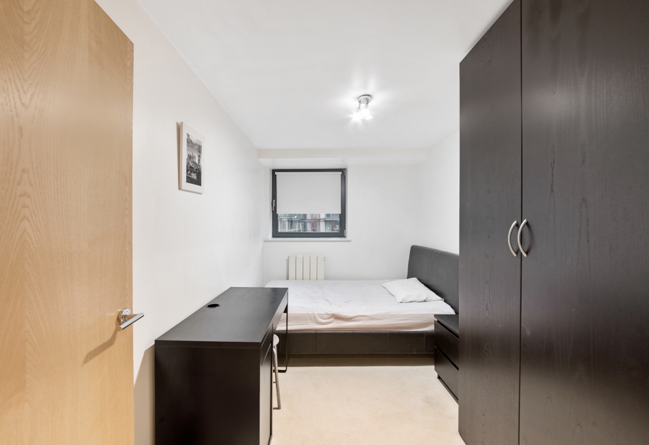 Millharbour, Canary Wharf, London, E14 - Chase Evans