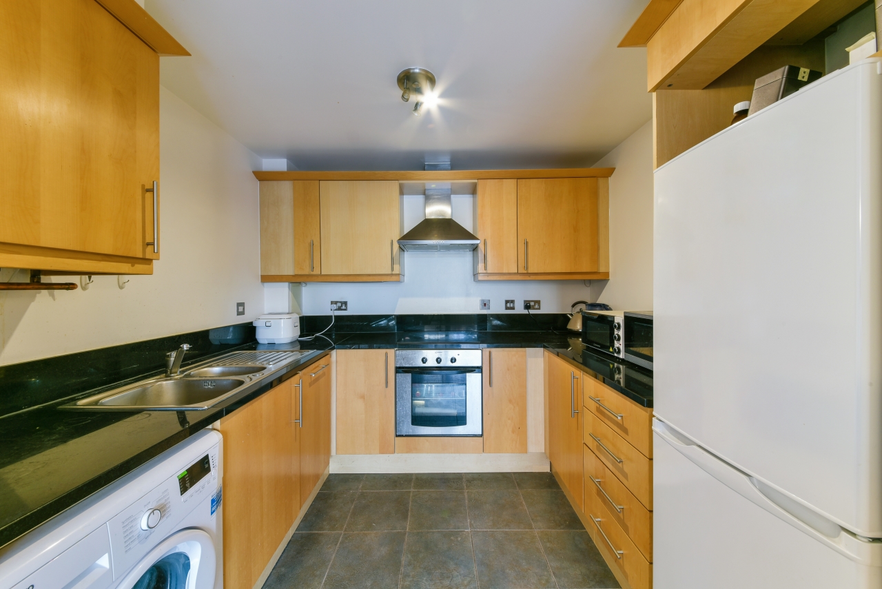 Cassilis Road, Canary Central, Isle Of Dogs, London, E14 - Chase Evans