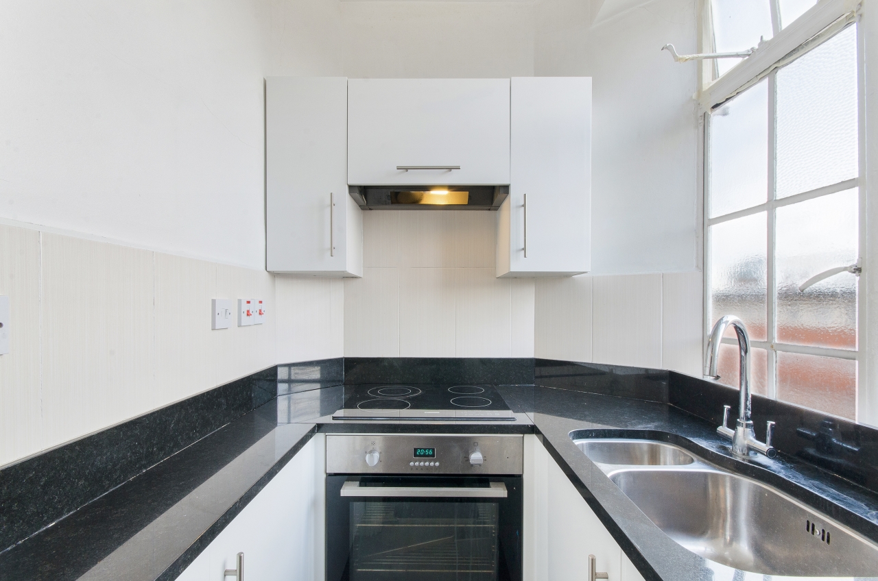 Endsleigh Court, Upper Woburn Place, Bloomsbury, London, WC1H - Chase Evans