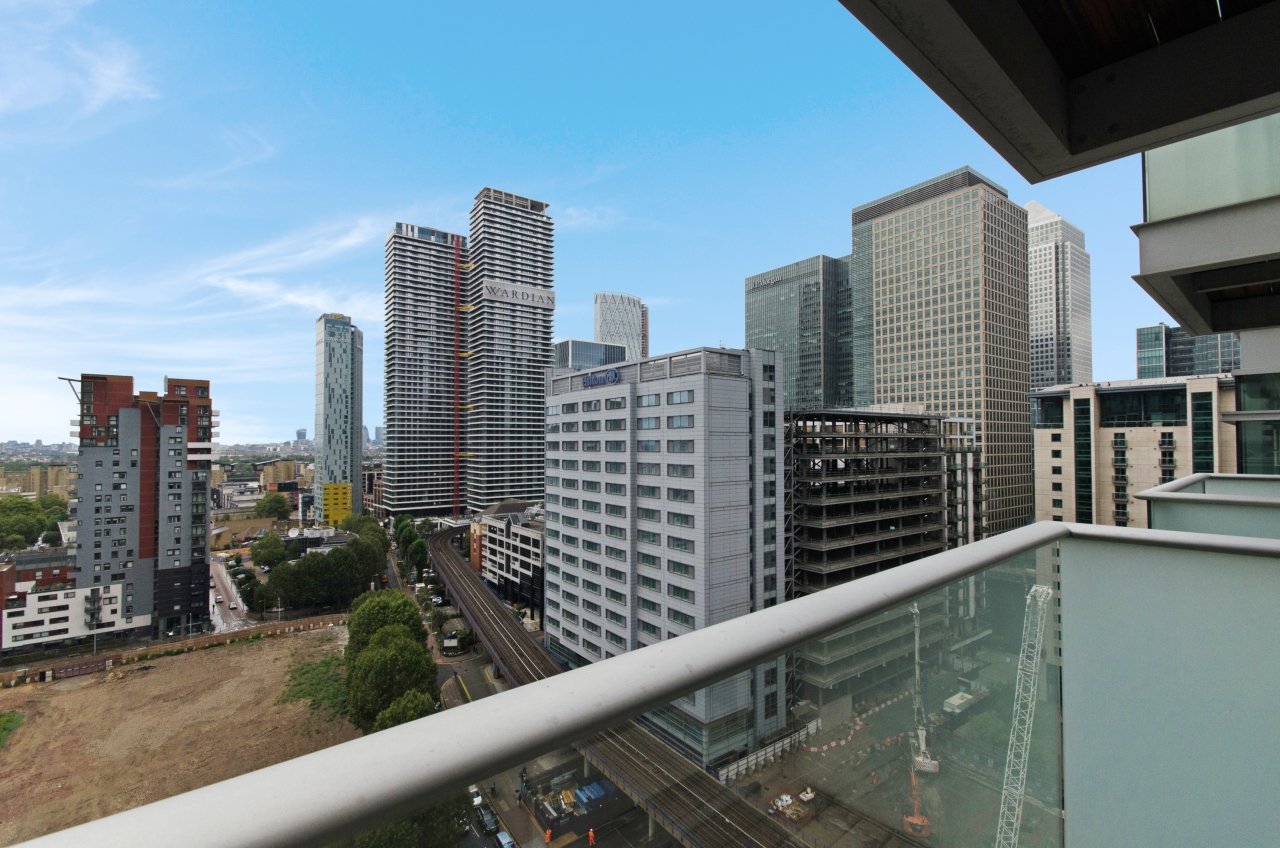 Pan Peninsula Square, Canary Wharf, London, E14 - Chase Evans