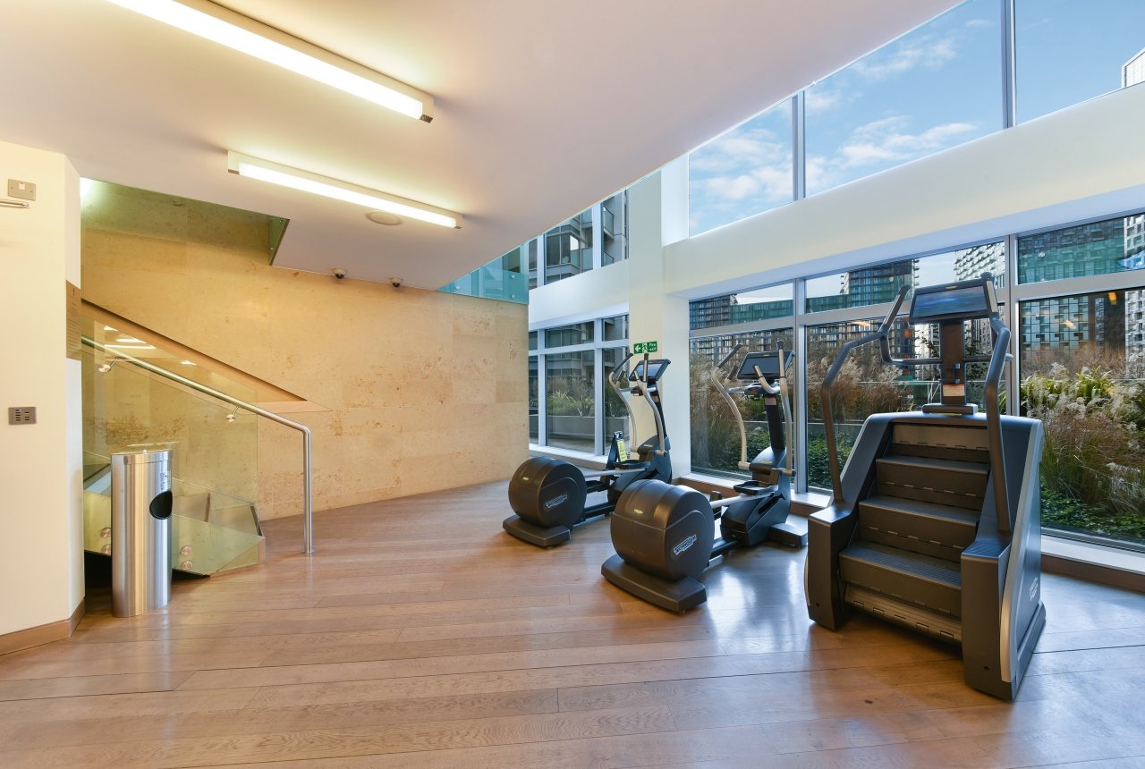 Pan Peninsula Square, Canary Wharf, London, E14