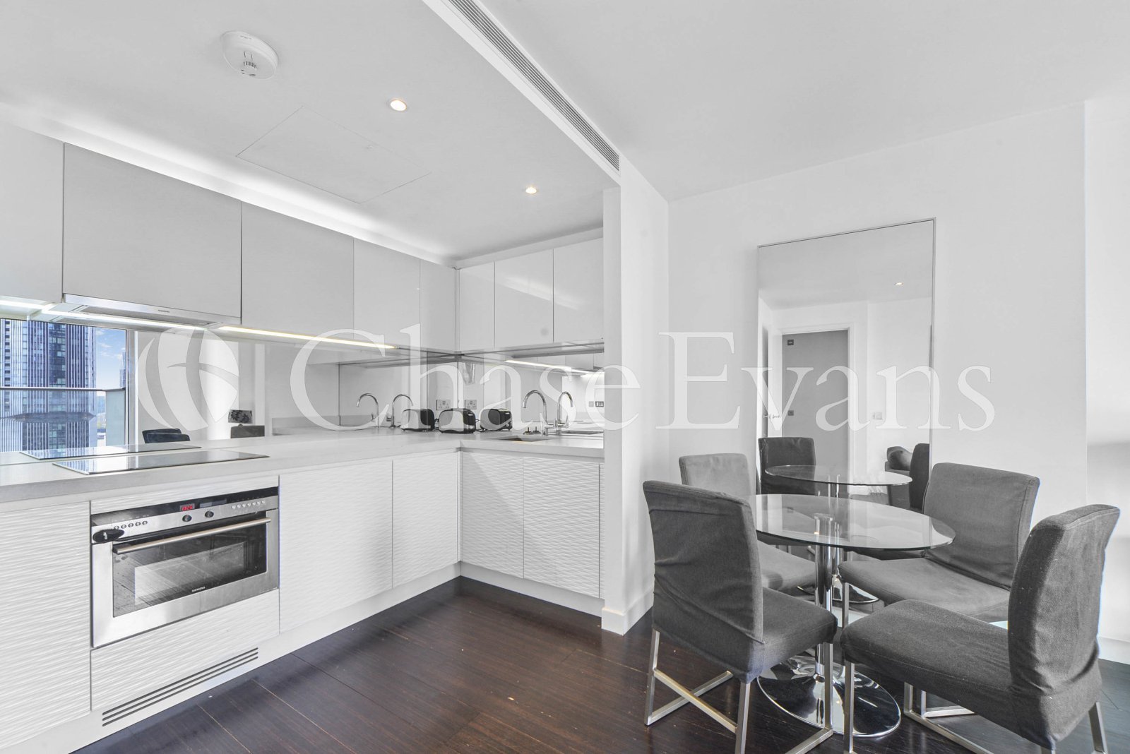 Pan Peninsula Square, Canary Wharf, London, E14 - Chase Evans