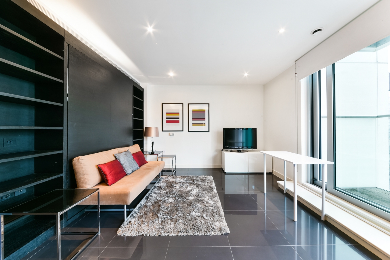 West Tower, 1 Pan Peninsula Square, Canary Wharf, London, E14 - Chase Evans