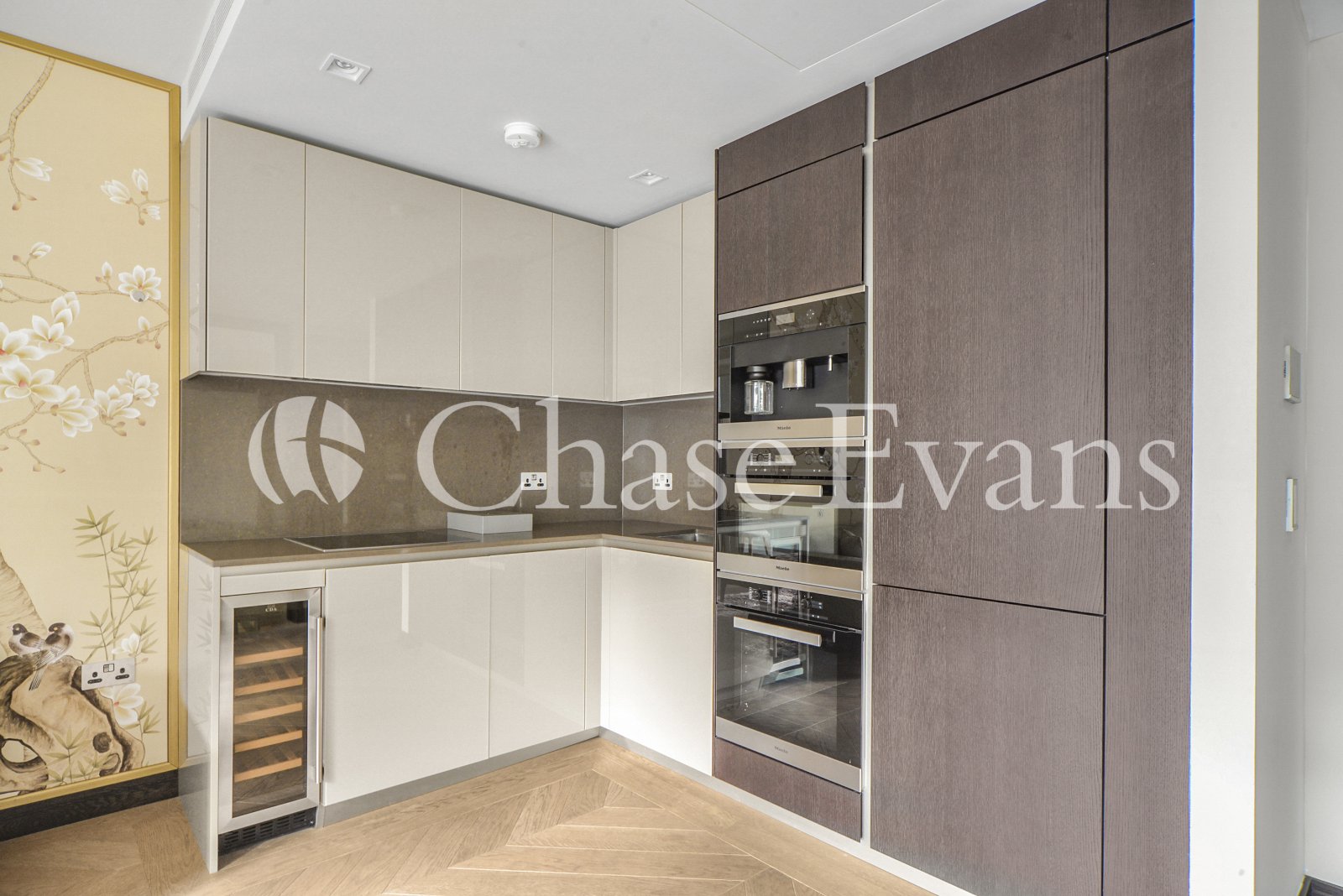 Earls Way, One Tower Bridge, London, SE1 - Chase Evans