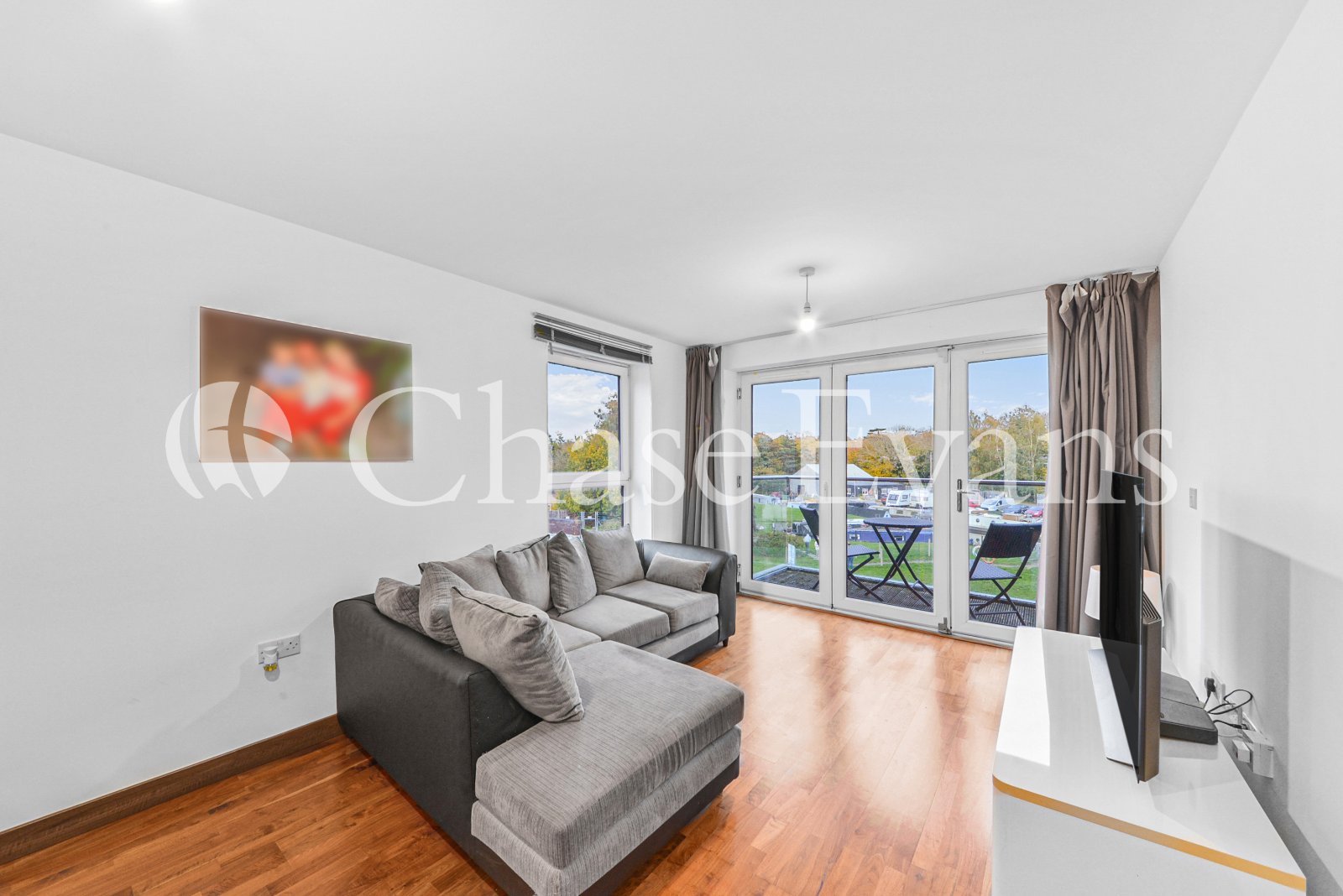 Kings Mill Way, Uxbridge, London, UB9
