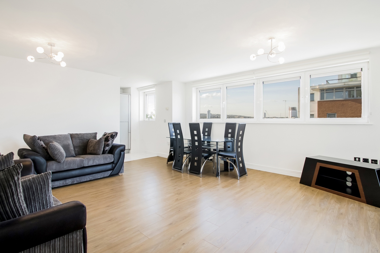 Erebus Drive, Woolwich, London, SE28 - Chase Evans