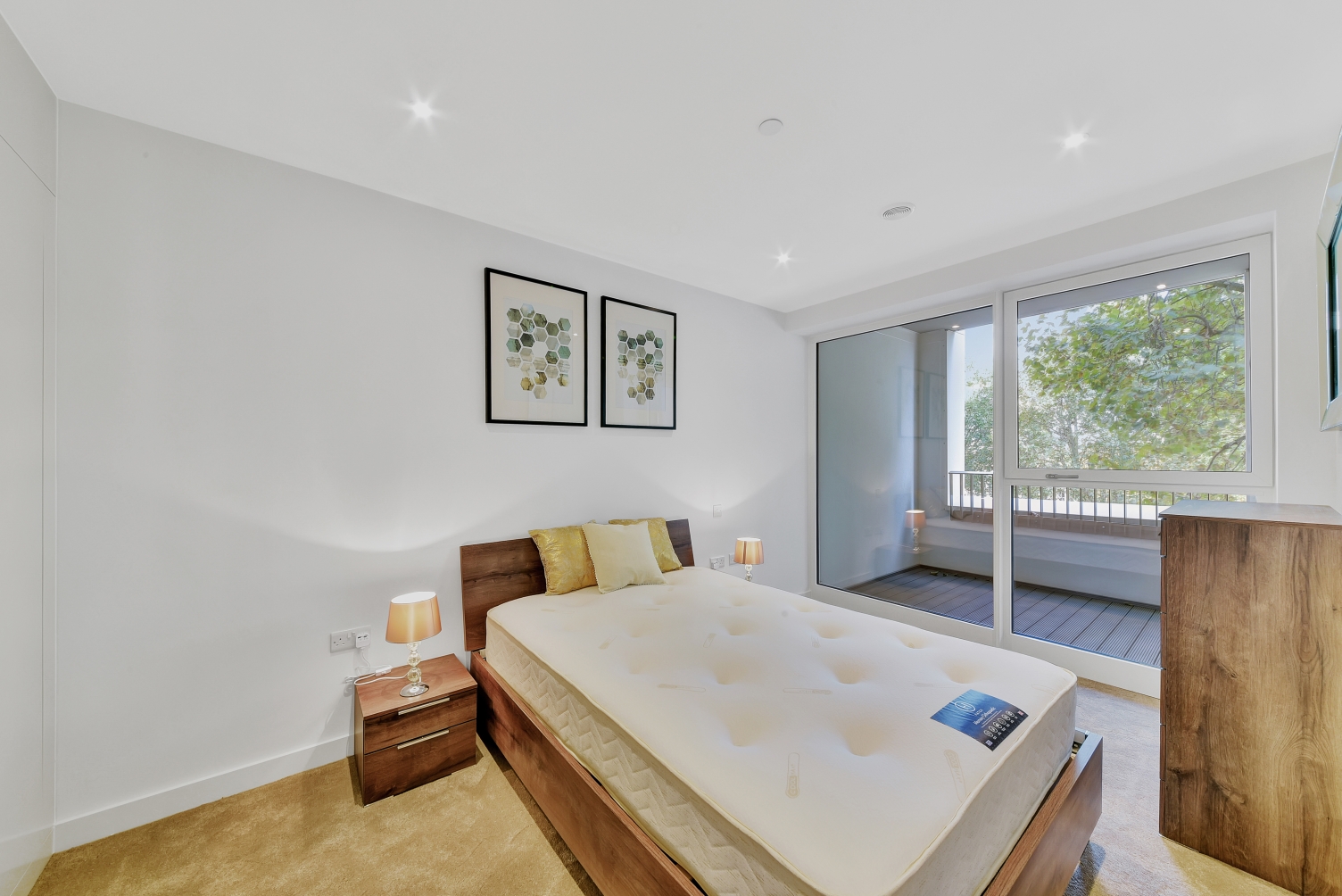 Walworth Square, Elephant & Castle, London, SE17