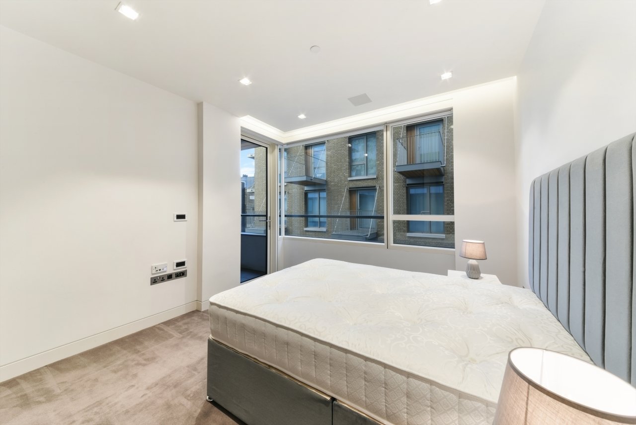 Duchess Walk, Tower Bridge, London, SE1