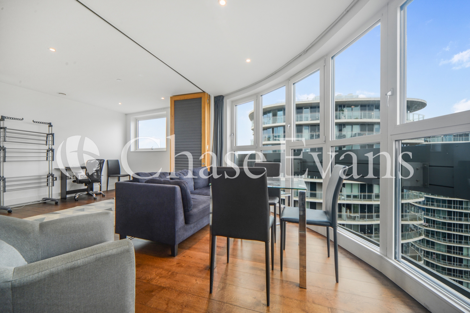 Western Gateway, Royal Docks, London, E16 - Chase Evans