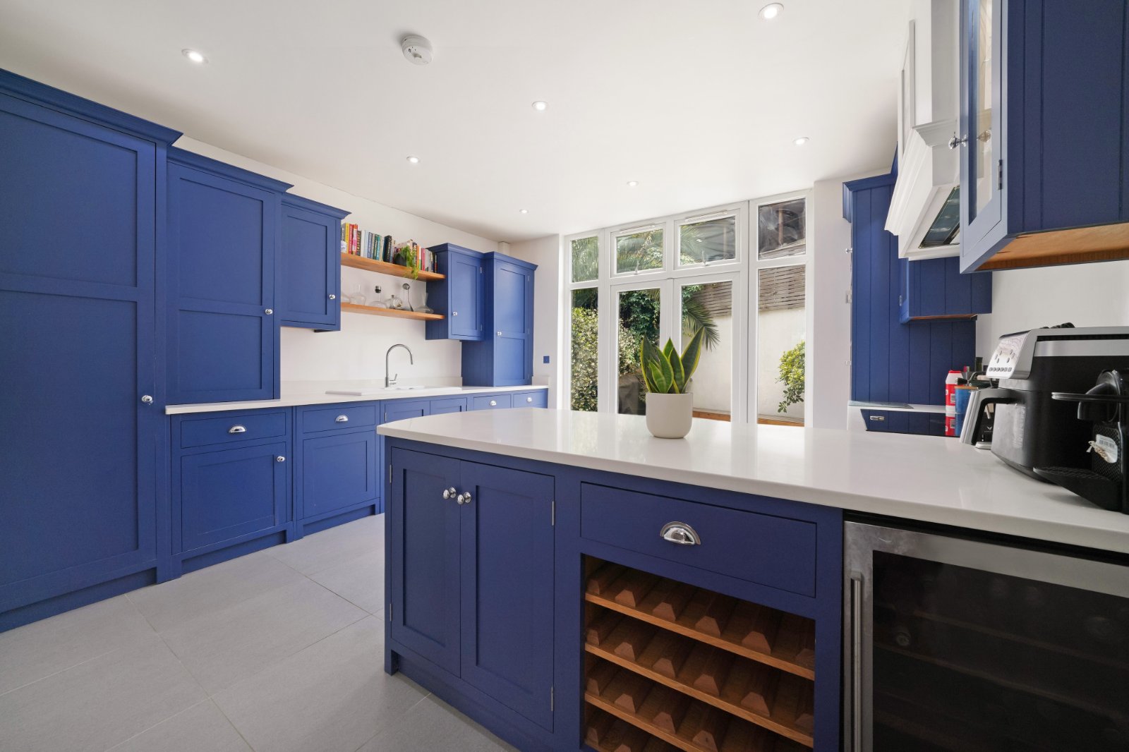 Camberwell New Road, Oval, London, SE5 - Chase Evans