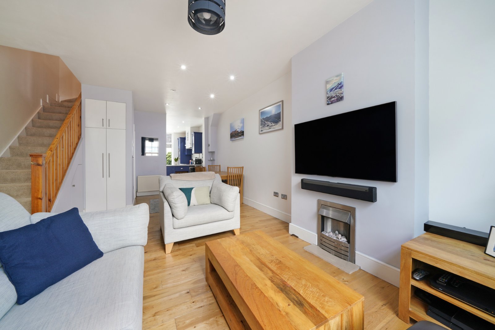 Camberwell New Road, Oval, London, SE5