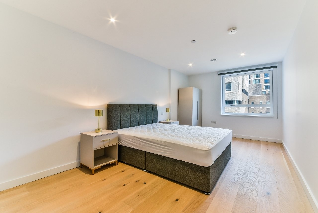Walworth Road, Elephant & Castle, London, SE17 - Chase Evans