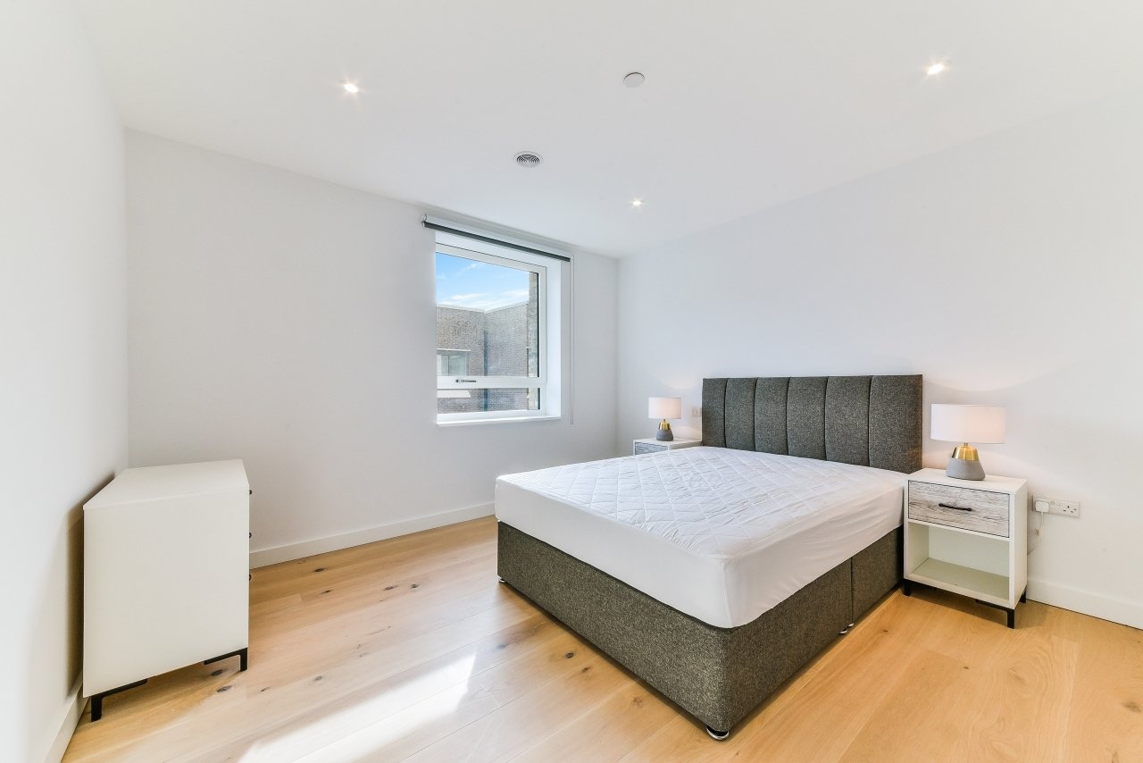 Walworth Road, Elephant & Castle, London, SE17