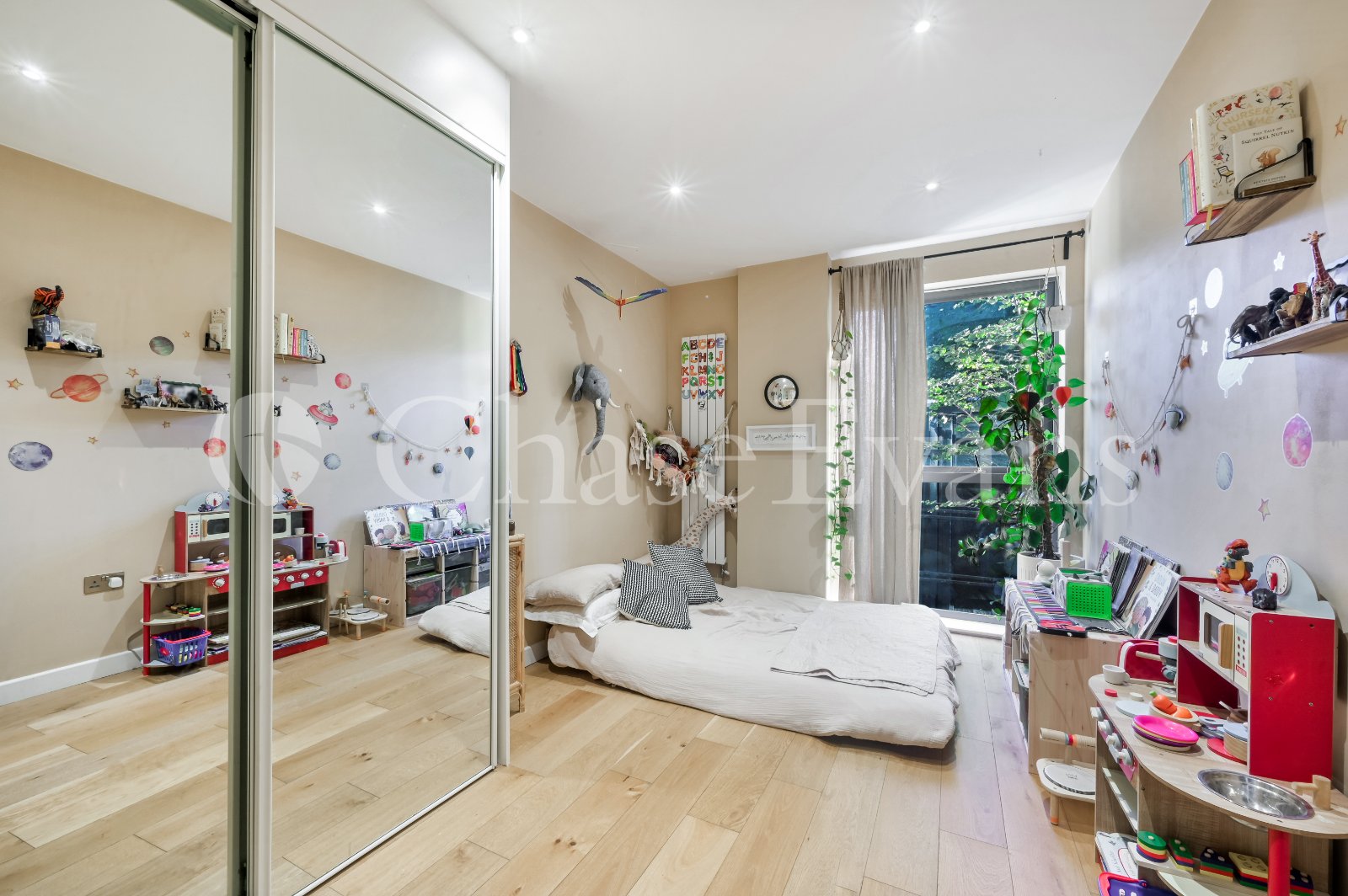 Waleorde Road, Walworth, London, SE17