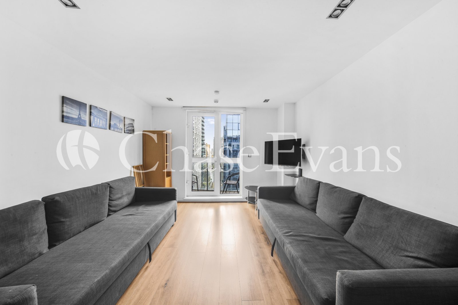 City Tower, Limeharbour, Isle Of Dogs, London, E14 - Chase Evans