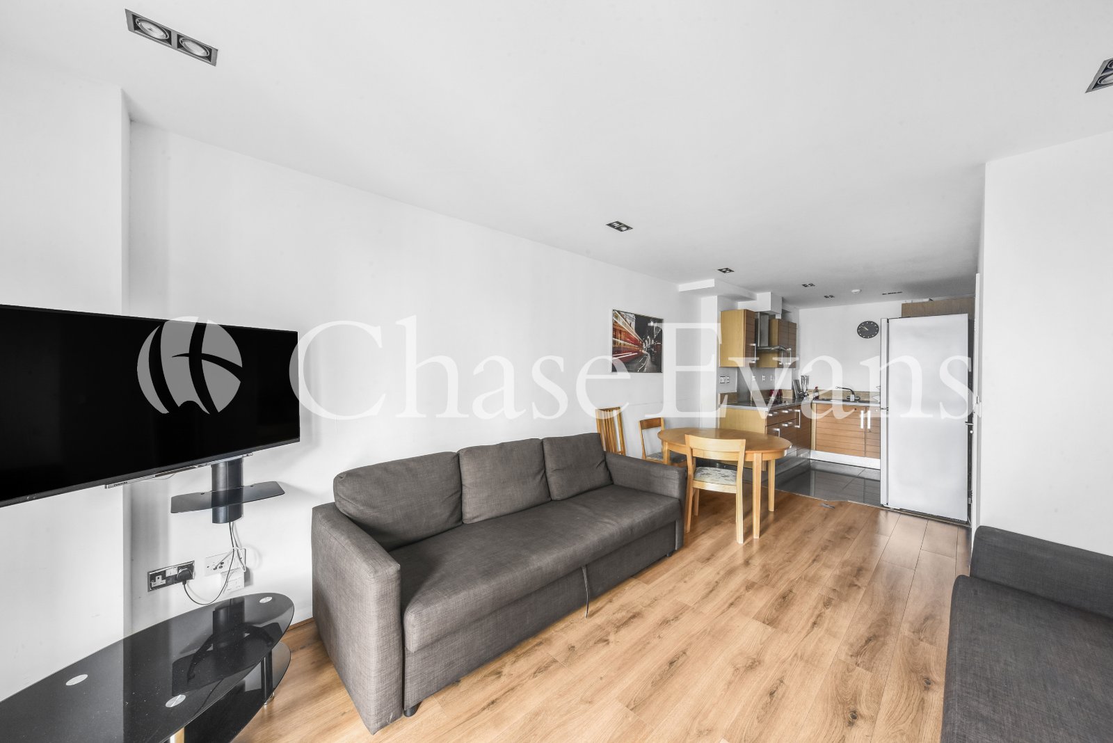 City Tower, Limeharbour, Isle Of Dogs, London, E14 - Chase Evans