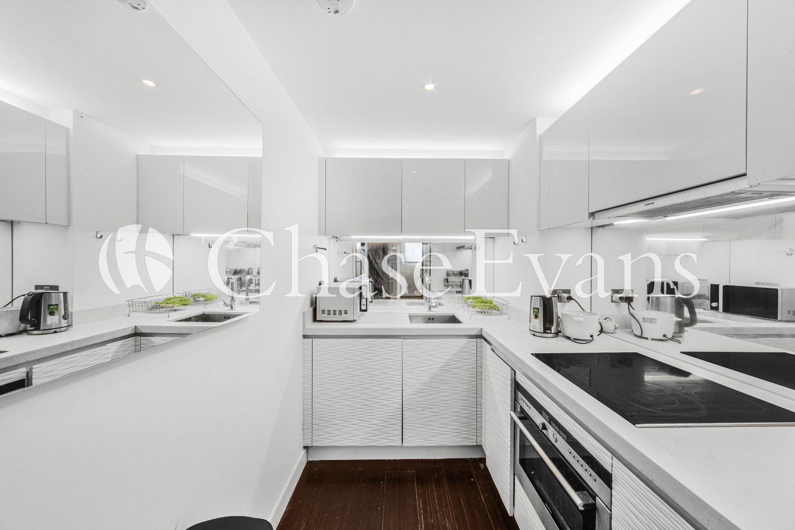 East Tower, 3 Pan Peninsula Square, Canary Wharf, London, E14 - Chase Evans