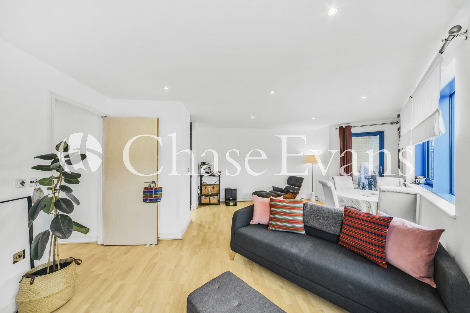 Westgate Apartments, 14 Western Gateway, Royal Docks, London, E16 - Chase Evans