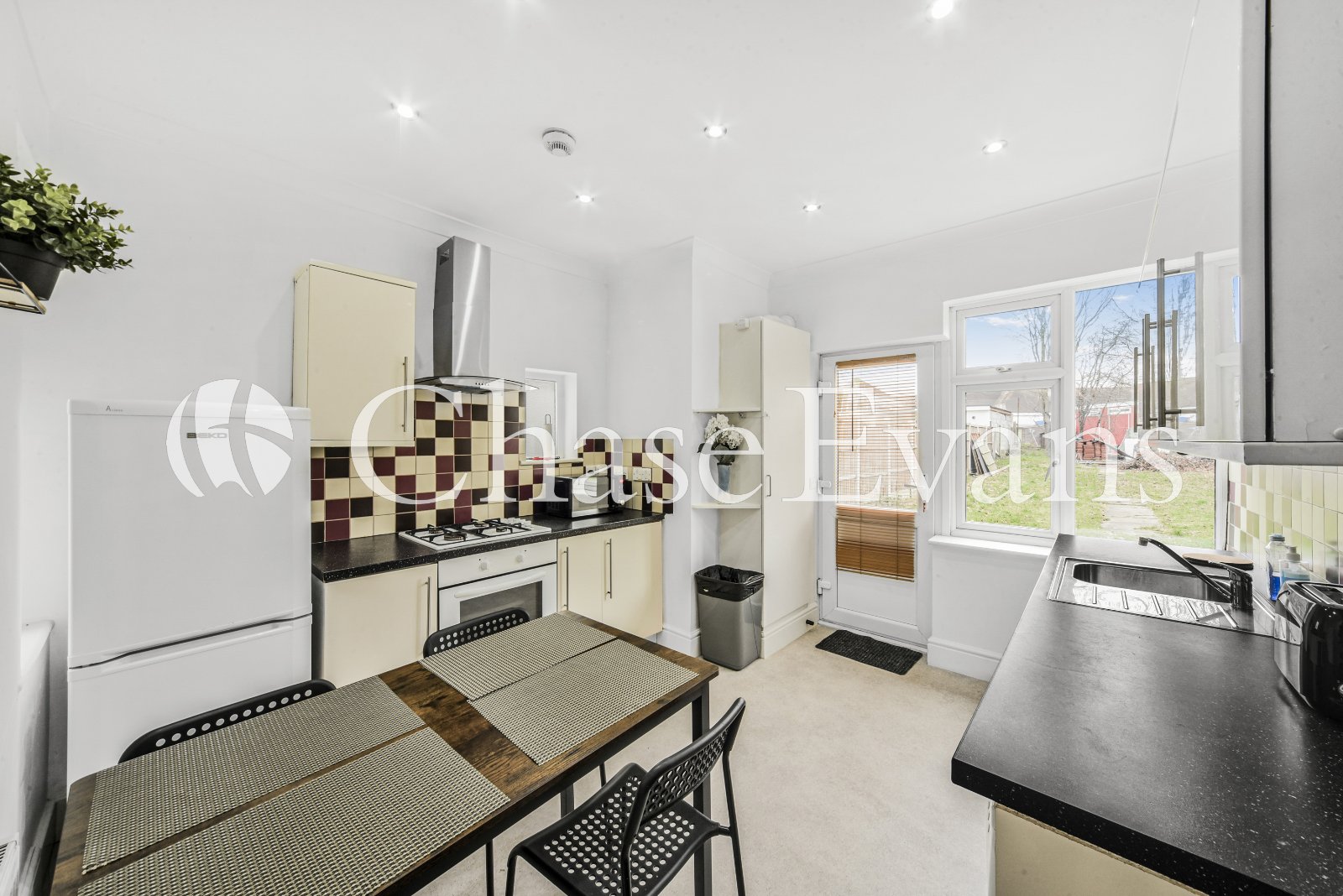 Eastern Avenue, Romford, RM1 - Chase Evans