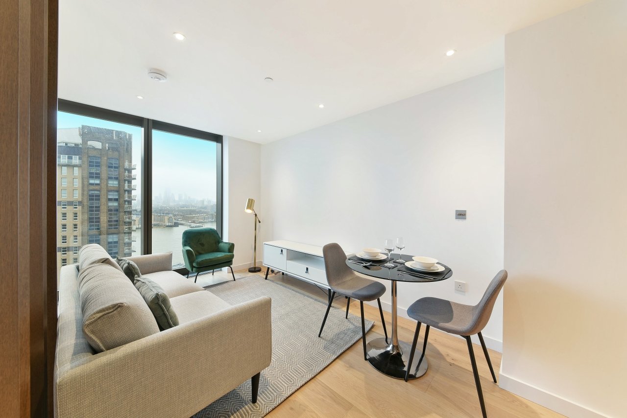 Landmark Pinnacle, Marsh Wall, Canary Wharf, London, E14 - Chase Evans