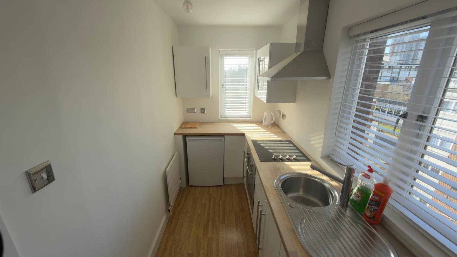 Amsterdam Road, Docklands, London, E14 - Chase Evans