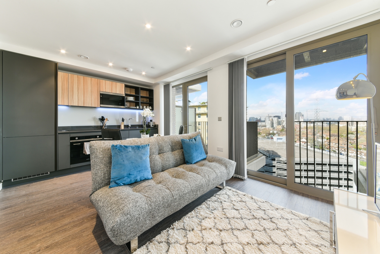 Royal Docks West, Western Gateway, Docklands, London, E16 - Chase Evans