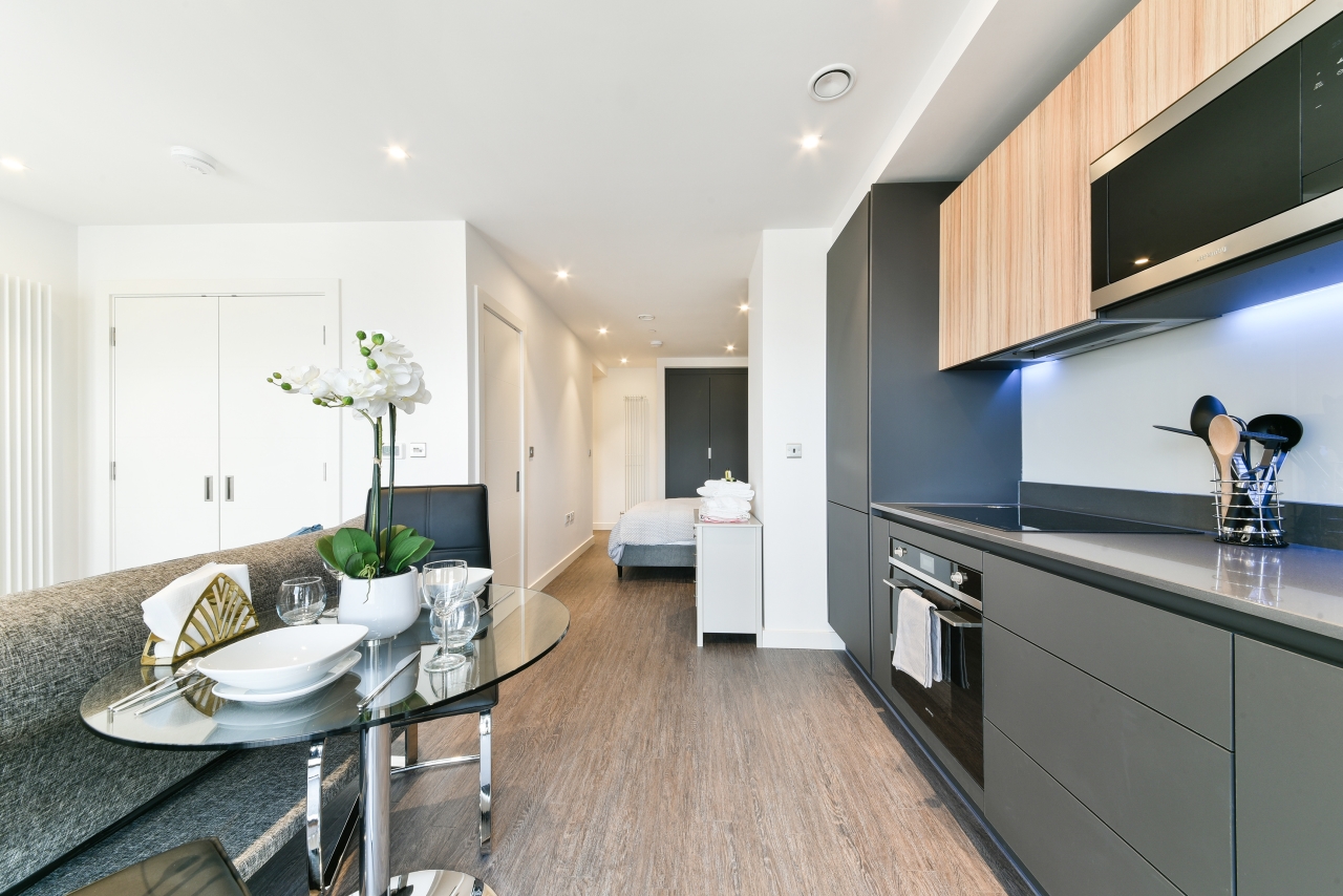 Royal Docks West, Western Gateway, Docklands, London, E16 - Chase Evans