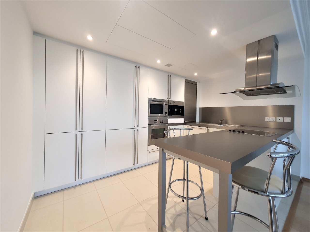 No 1 West India Quay, 26 Hertsmere Road, Canary Wharf, London, E14