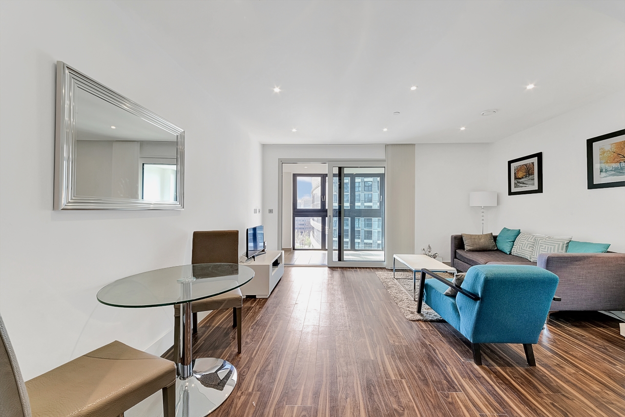 Wiverton Tower, New Drum Street, Aldgate, London, E1 - Chase Evans