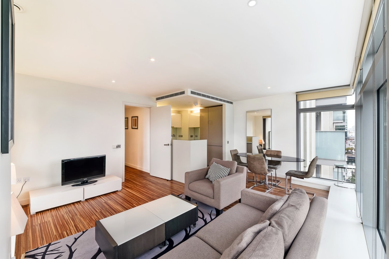 Pan Peninsula Square, Canary Wharf, London, E14 - Chase Evans