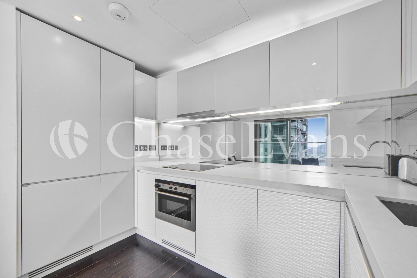 Pan Peninsula Square, Canary Wharf, London, E14 - Chase Evans