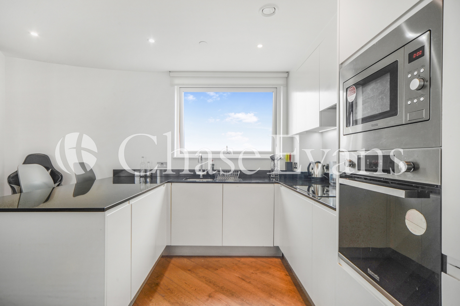 Western Gateway, Royal Docks, London, E16 - Chase Evans