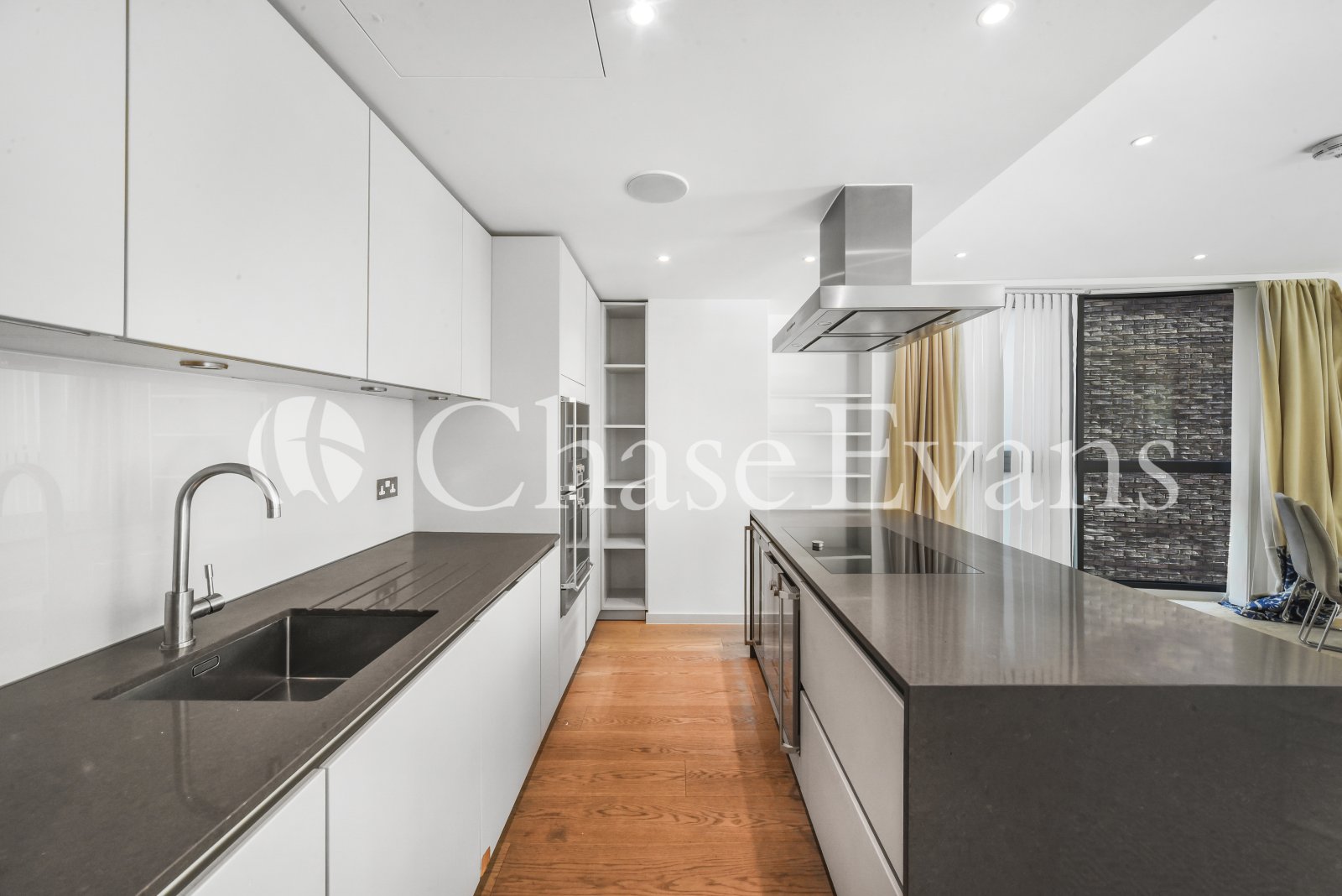 Wellington House, 70 Buckingham Gate, Westminster, London, SW1E - Chase Evans