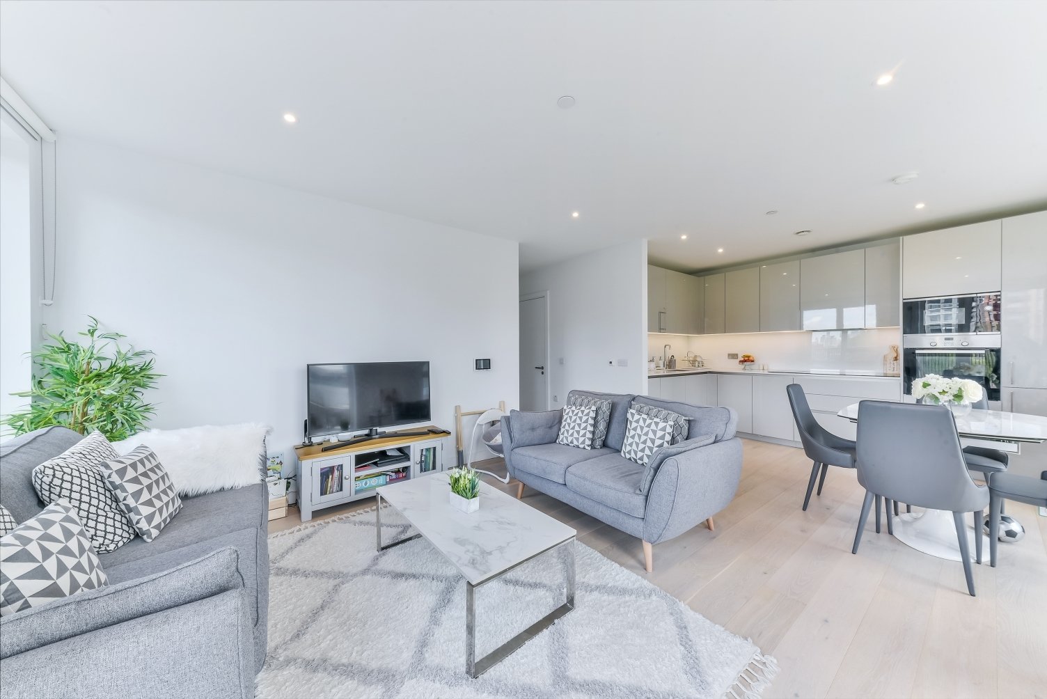 Weymouth Building, Deacon Street, Elephant & Castle, London, SE17 - Chase Evans