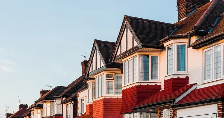 Moving to Periodic Tenancies: A Guide for Landlords  - Chase Evans